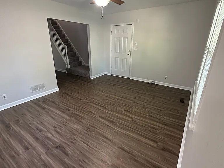 830 Fountain Ave — Photo 3