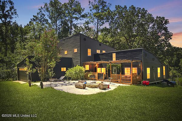 1st image of 1076 Perrett Rd