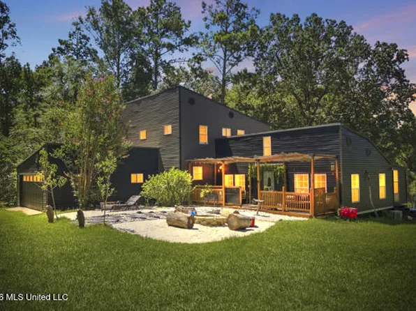 1076 Perrett Rd, Hazlehurst, MS 39083