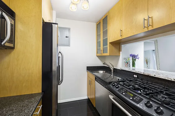Sold by Compass | media 4
