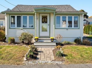 21 Aquidneck Ave, Portsmouth, RI 02871