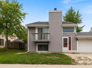 104 Robbin Dr, Romeoville, IL 60446