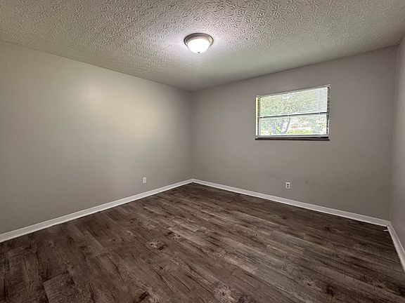 5th image of 411 Sharp Ln #1-32