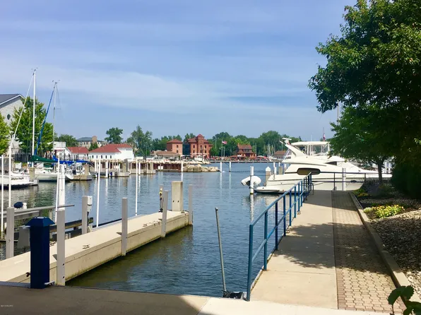 312 Water St, Saint Joseph, MI 49085