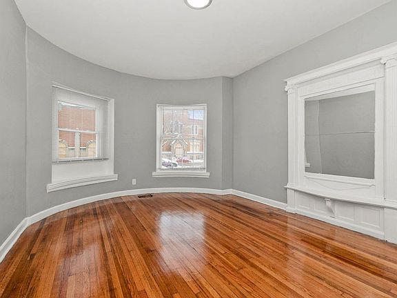 2nd image of 4139-41 S Indiana Ave #1N