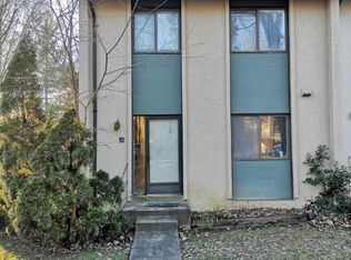 11849 Coopers Ct, Reston, VA 20191