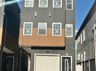 41 W 19th St, Bayonne, NJ 07002