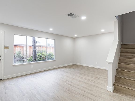4th image of 4776 Hamilton St #3
