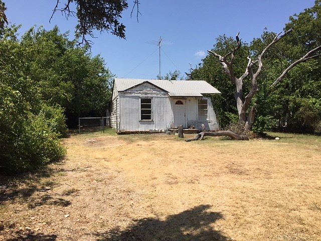 1st image of 919 Bourland Dr