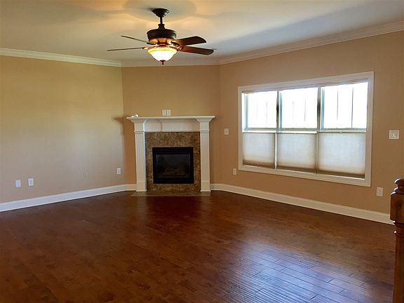 5th image of 1100 Pegasus Dr NW