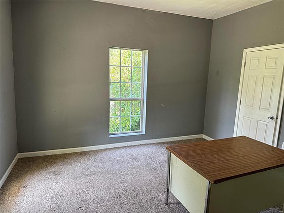 3rd image of 504 1st St