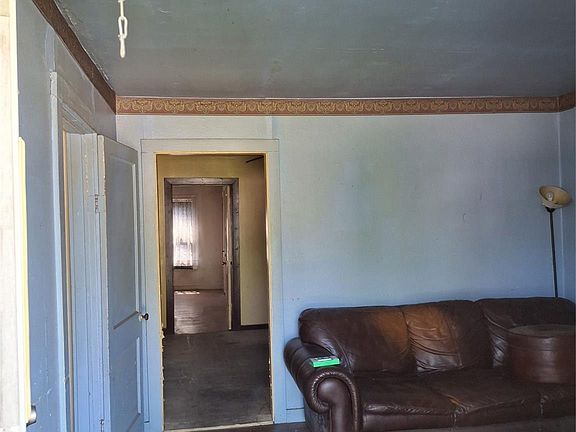 2nd image of 3106 Kay St