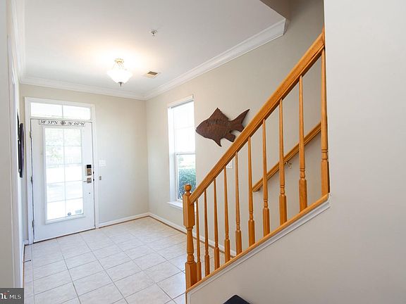 4th image of 500 Seaway Ln