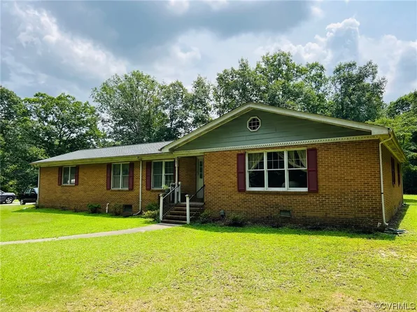 8707 King Dr, Disputanta, VA 23842