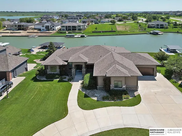 11777 N 175th Cir, Bennington, NE 68007