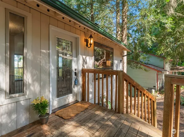 82 Grand View Lane, Bellingham, WA 98229