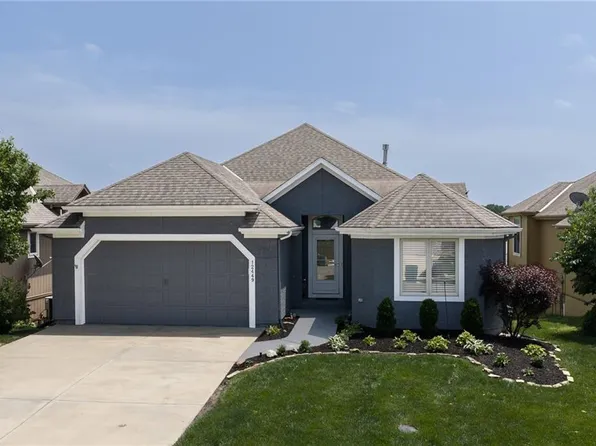 12449 Meadow Ln, Kansas City, KS 66109