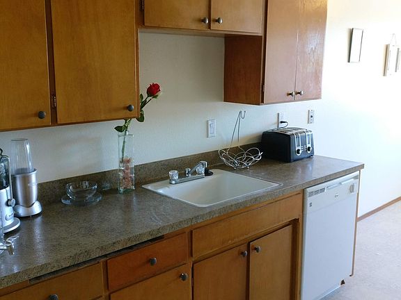 4th image of 10506 Bridgeport Way SW APT 6