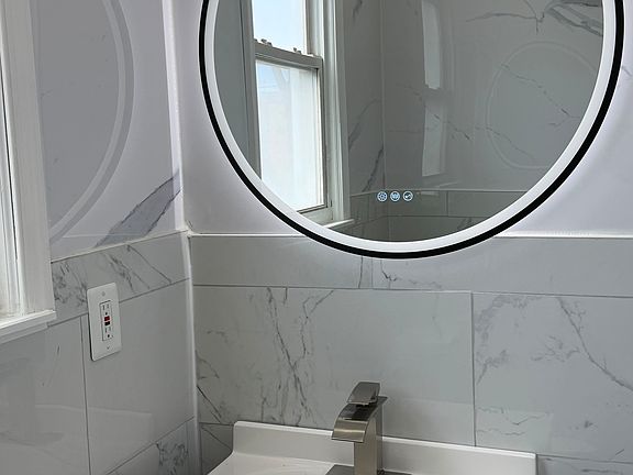 3rd image of 31 Orchard Pl #1L