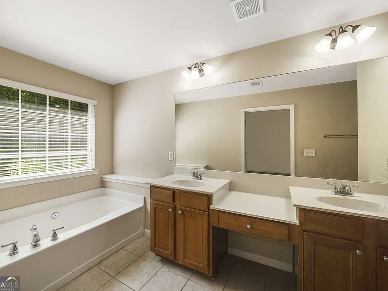 1798 Oakbrook Ln NW #8 — Photo 20