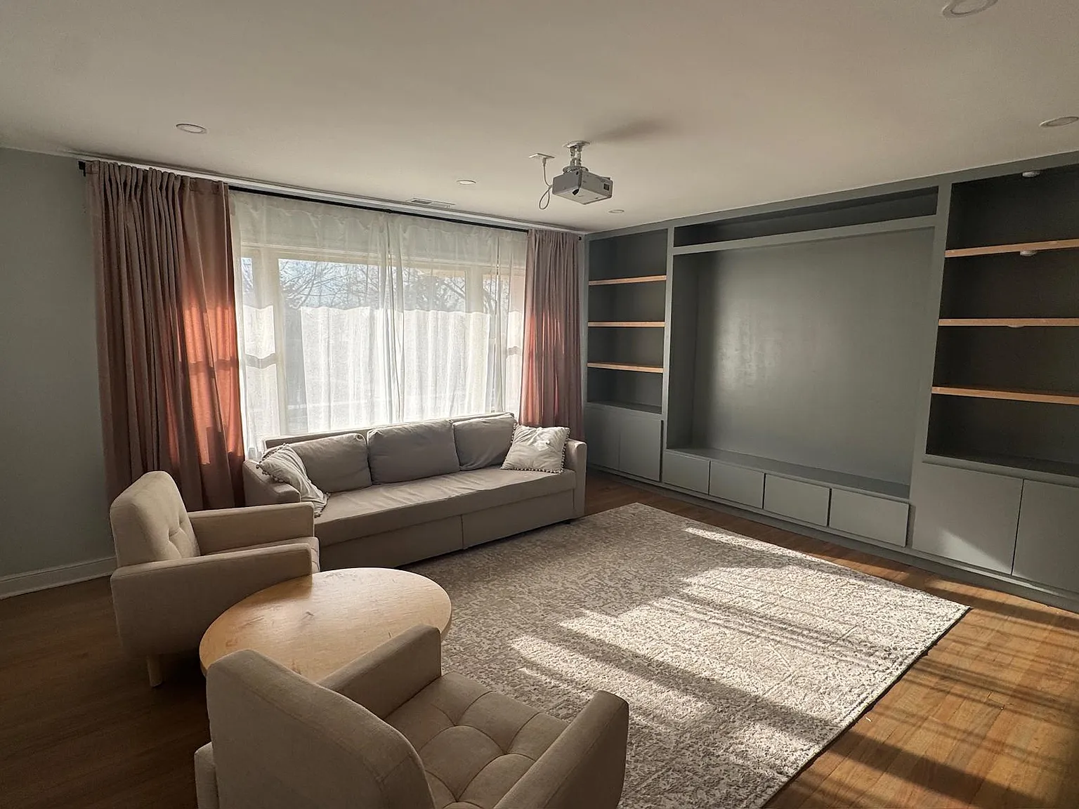 2 bed, 1120 sqft, $2,000 — Photo 2