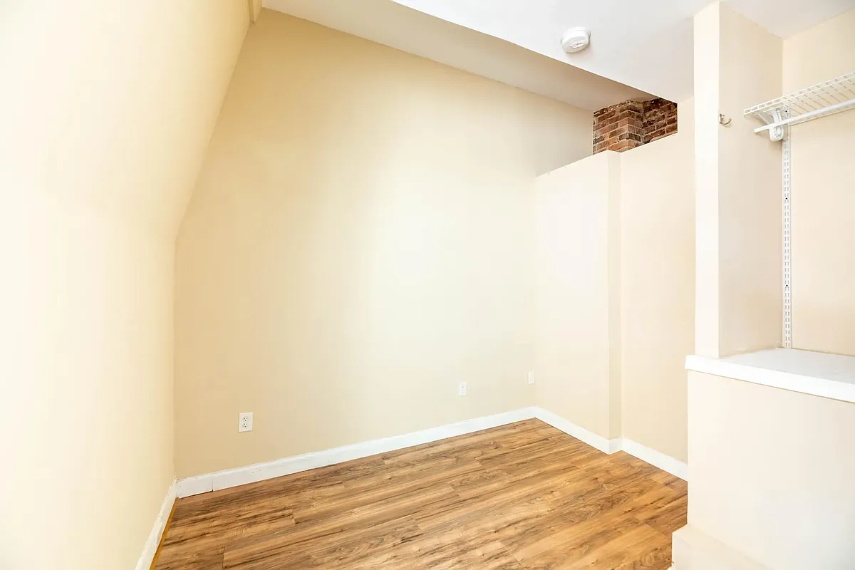 Building Photo - 1425 W St NW #G