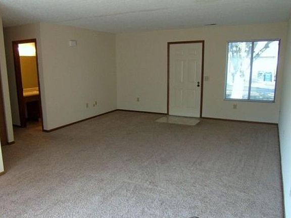 2nd image of 1850 Stoneview Ct