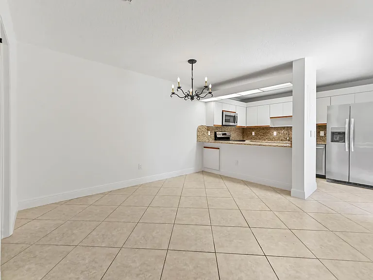 825 Center St #12A — Photo 7