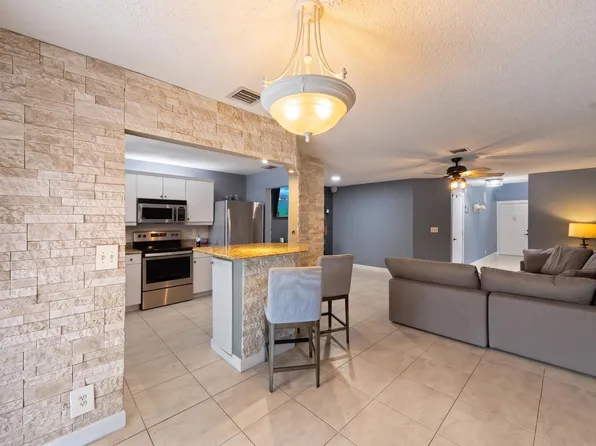 1928 E Discovery Cir Circle E, Deerfield Beach, FL 33442