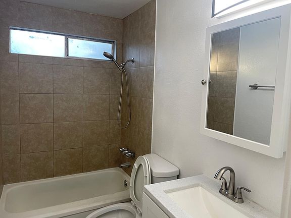 2nd image of 21914 29th Ave S APT 4