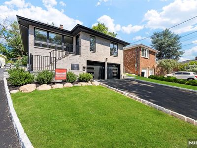 1087 Kingsland Ln, Fort Lee, NJ, 07024