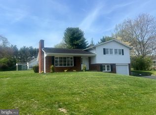19119 Woodhaven Dr, Hagerstown, MD