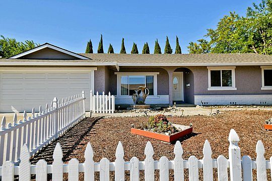 2nd image of 1504 Rollingwood Pl