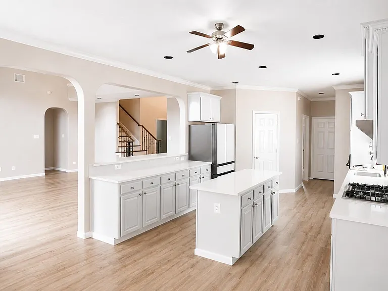 3906 Lakeridge Canyon Dr — Photo 4