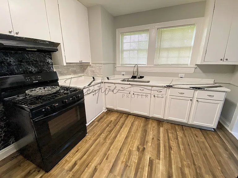 633 Enterprise Blvd — Photo 9