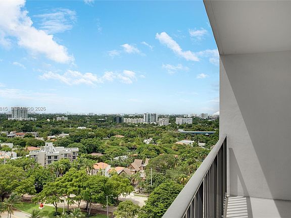 3rd image of 1901 Brickell Ave APT B1702