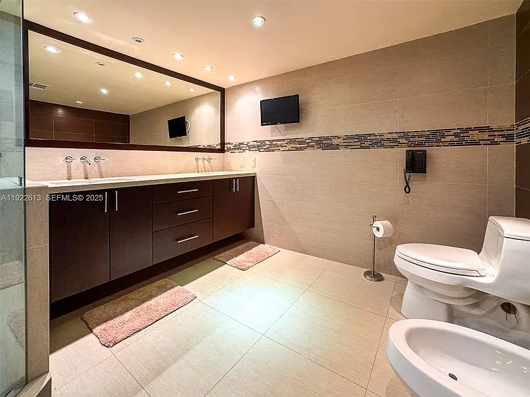 8877 Collins Ave #809 — Photo 25