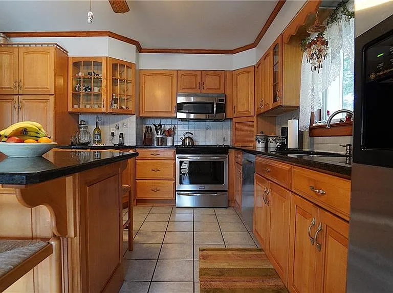 389 Prospect Rd — Photo 8