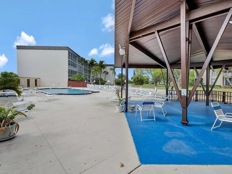 896 N Federal Hwy #523 — Photo 26