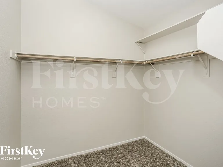 528 Brown Breeches Ave — Photo 9
