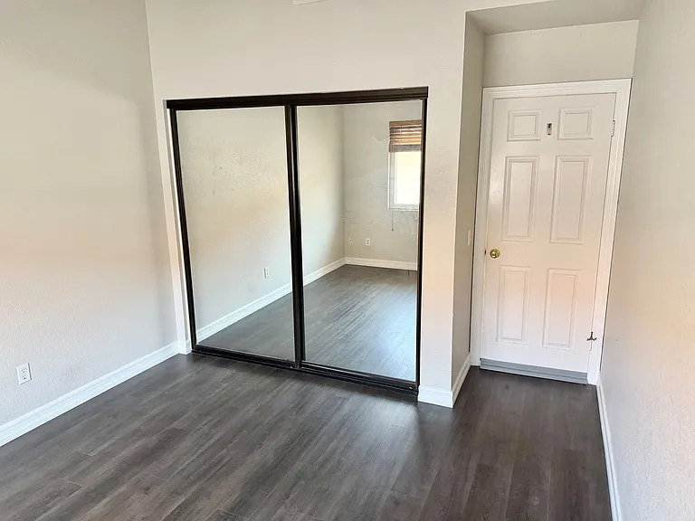 408 N Broadway #C — Photo 19