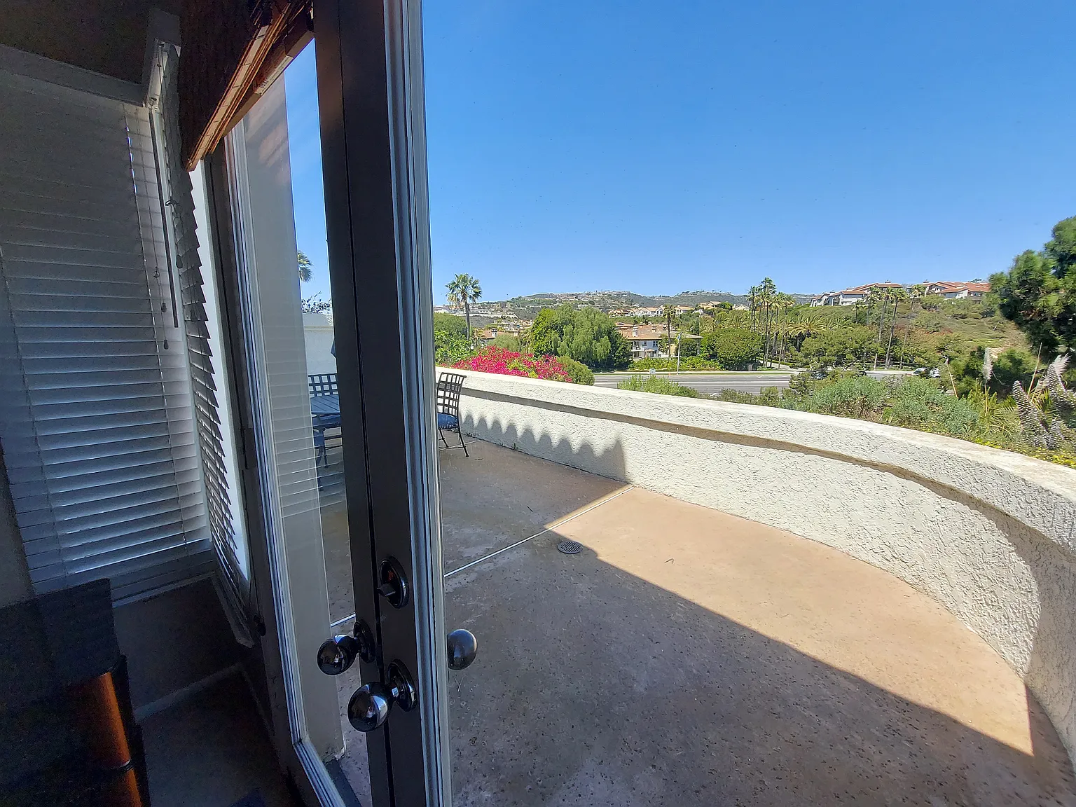 2 bed, 1100 sqft, $4,000 — Photo 4