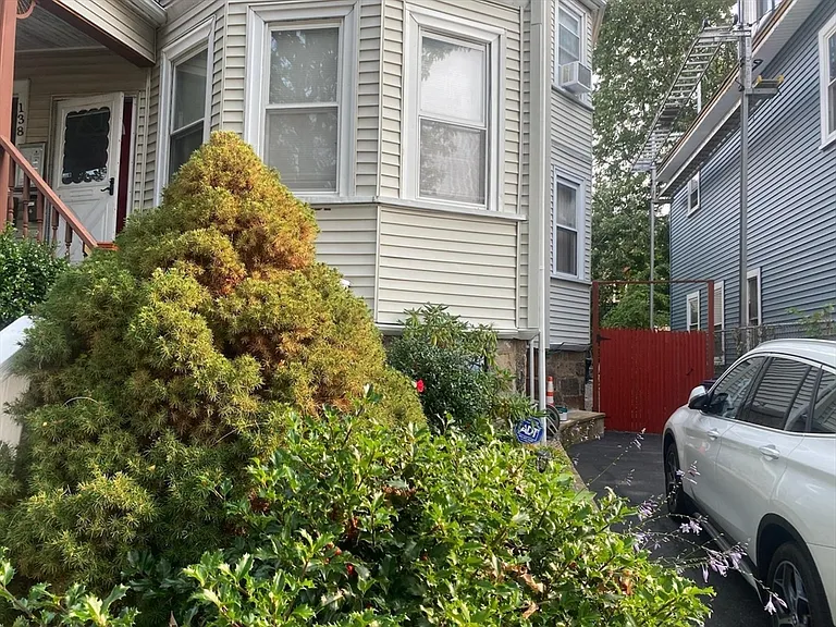 138 Devon St #BASEMENT — Photo 1