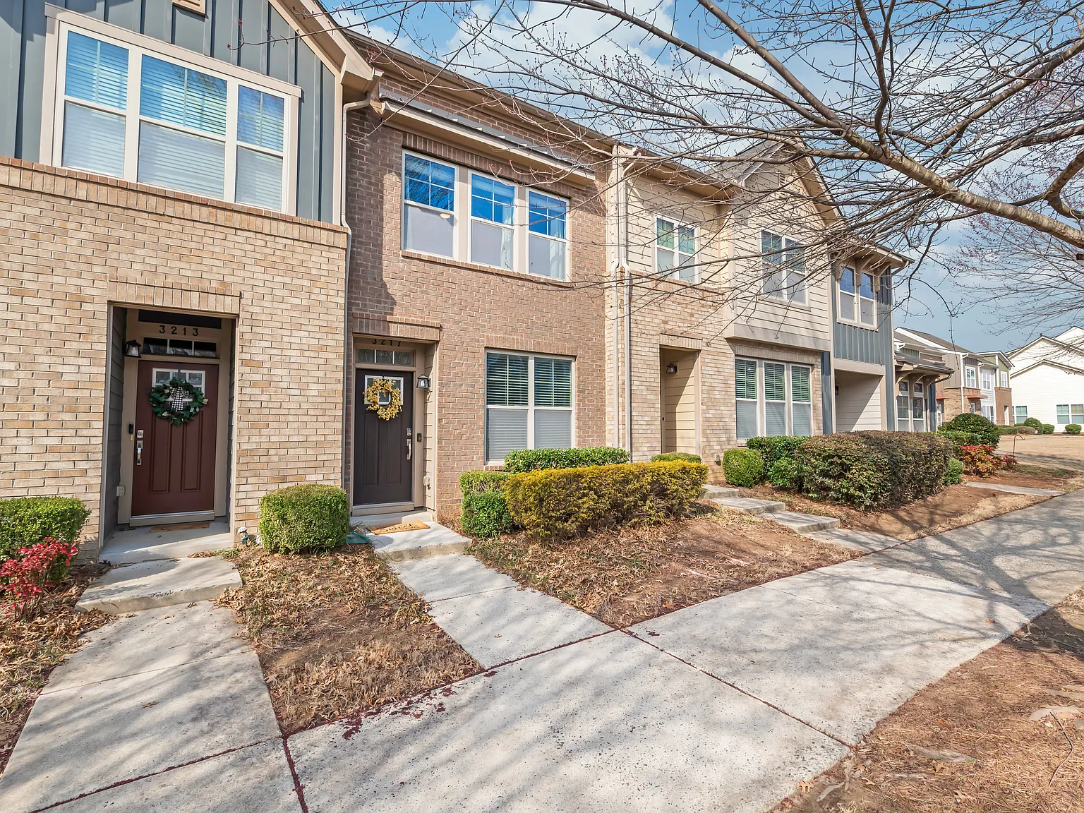2 bed, 2.5 bath, 1467 sqft, $2,150 — Photo 1
