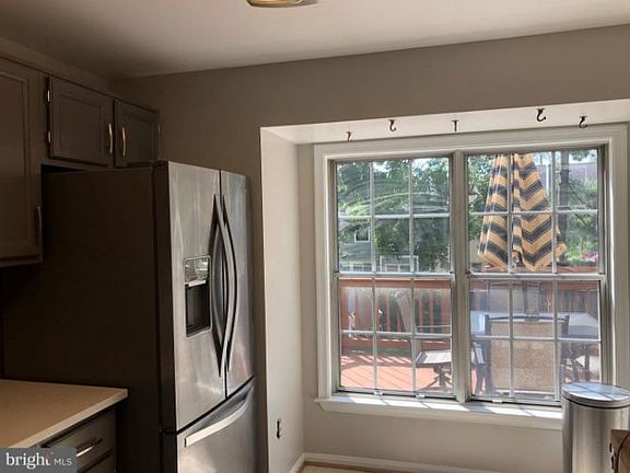 4th image of 9035 White Rose Ln