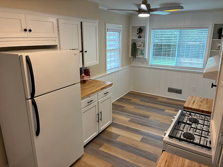8301 Floyd St — Photo 22