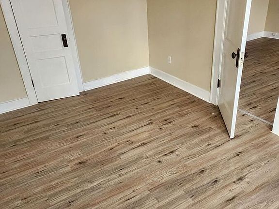 4th image of 72 8th Ave Unit 3