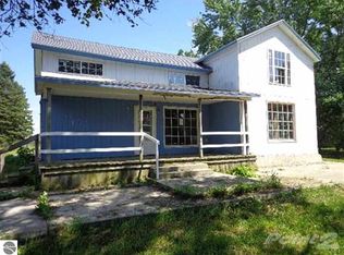 11143 W County Line Rd, Carson City, MI 48811