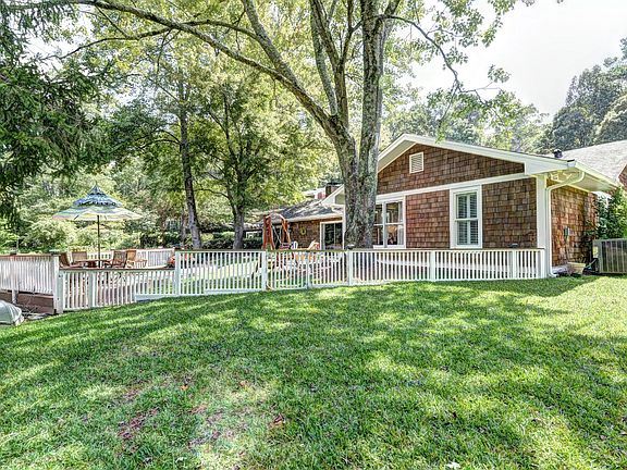 4th image of 3744 Allsborough Dr