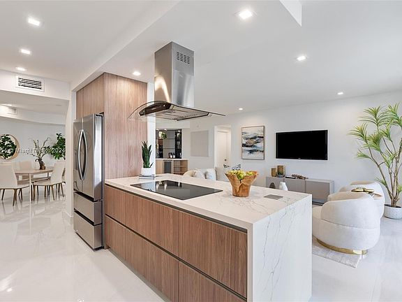 2nd image of 3000 Island Blvd APT 2104